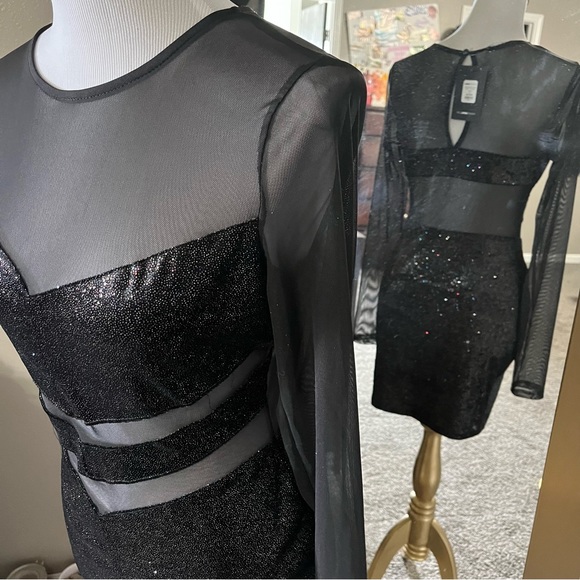 S|O|L|D❌FASHION NOVA Glitter Velvet mesh dress size M - Picture 4 of 6